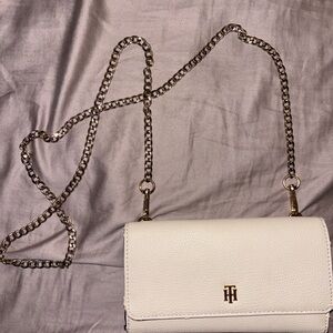 Tommy Hilfiger White Crossbody Bag with Chain Strap